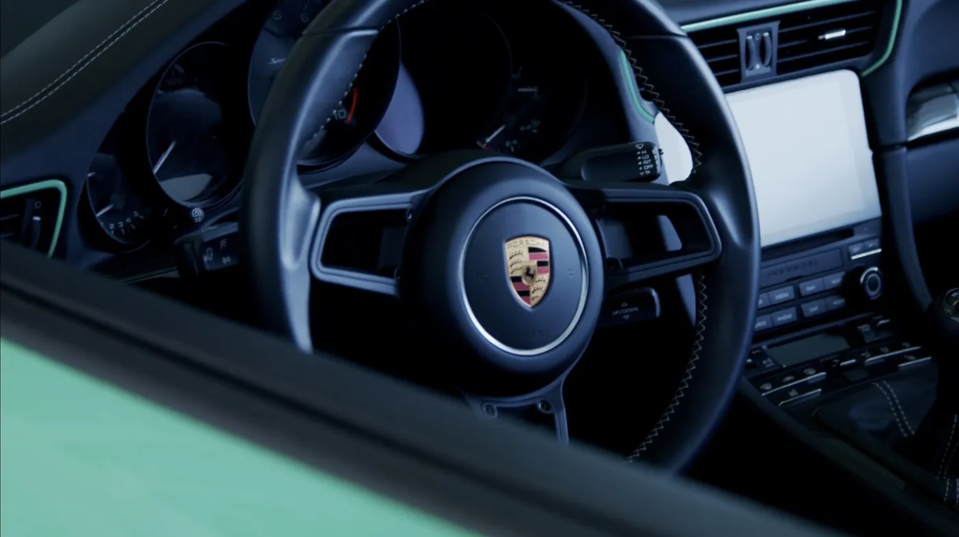 Porsche_Thumb03-new