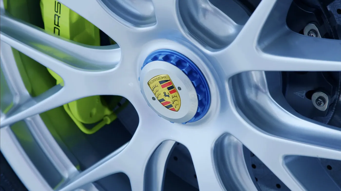 Porsche_Thumb05-new